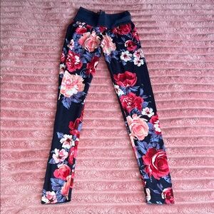 Cute Booty Lounge Floral Leggings - Navy and Red